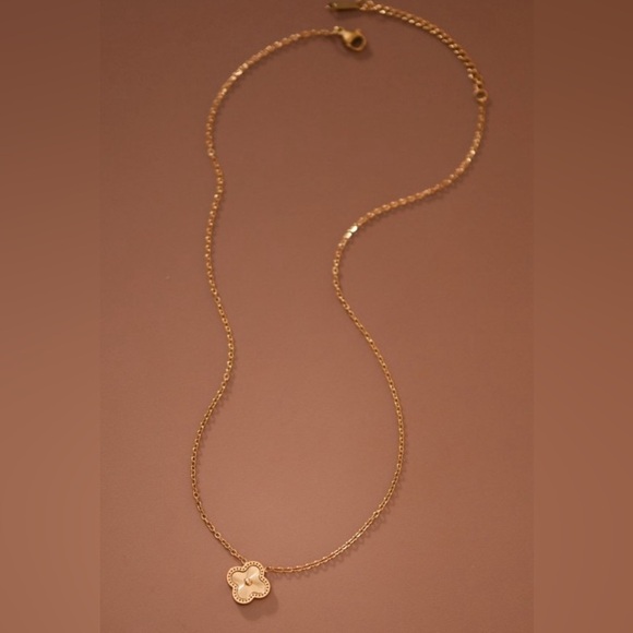 18K Gold Clover Necklace - Picture 3 of 5